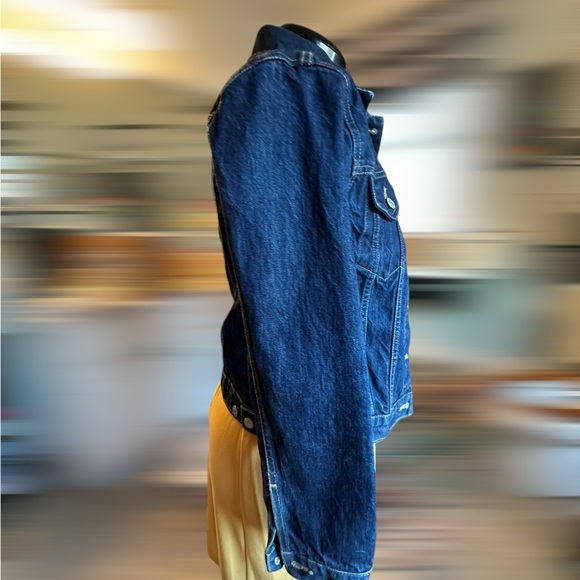 Gap denim jacket size Small EUC - Picture 4 of 5